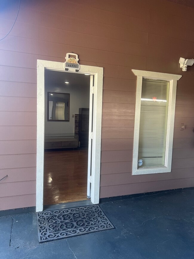 Photo - 16405 NE 12th St