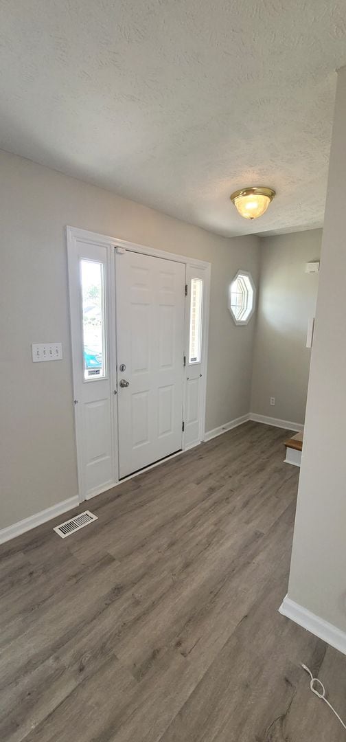 Photo - Beautiful 3 Bedroom home w/BONUS ROOM!!