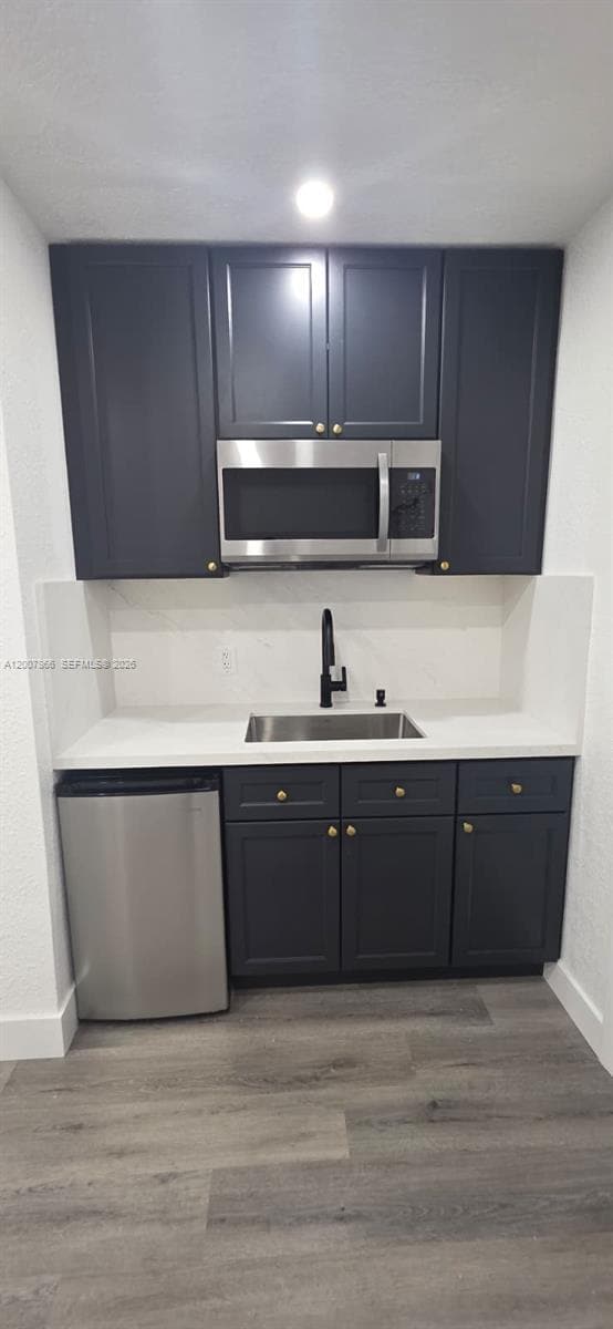 Building Photo - 804 NE 10th St Unit 1-2