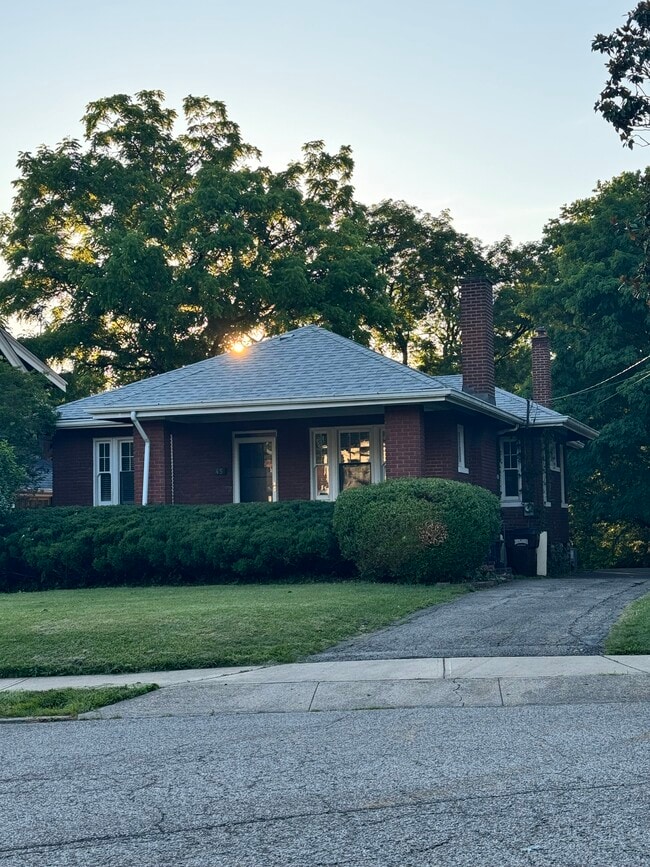 Building Photo - 45 Hartweg Ave