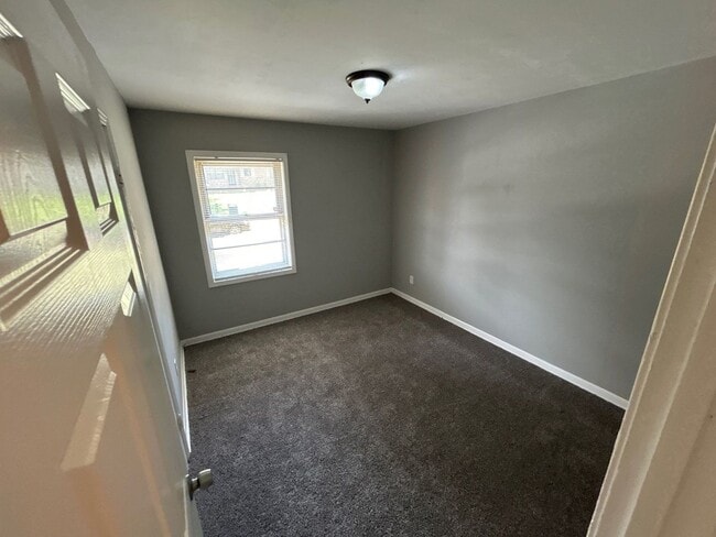 Photo - 640 Leacrest Ave