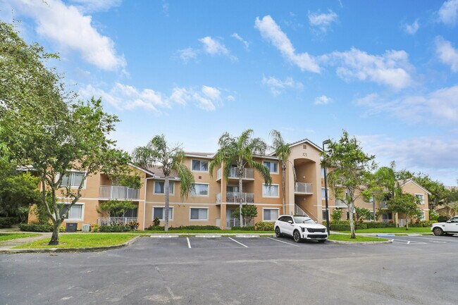 Building Photo - 171 SW Palm Dr Unit 105