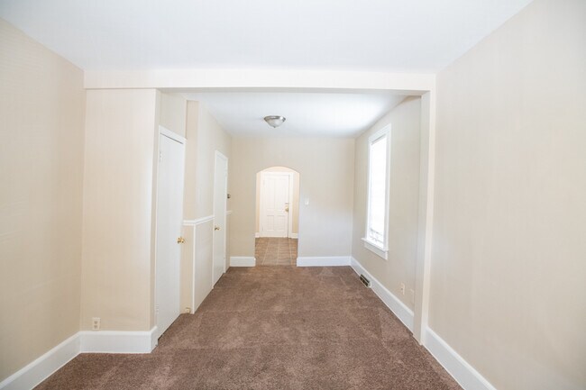 Living Room - 1022 E Center St