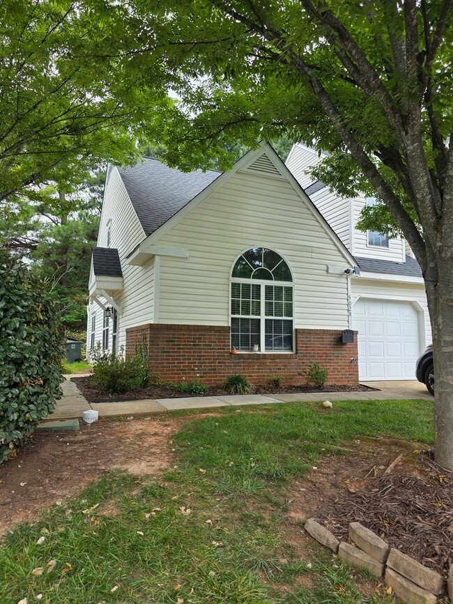 Building Photo - 2/3 BR in Rachel's Keep Community!