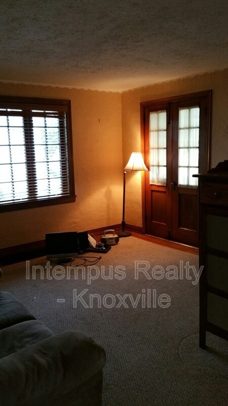 Photo - 2103 Fairmont Blvd