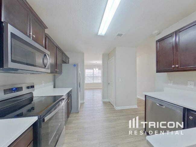 Photo - 750 Chariot Way