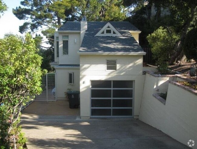 Building Photo - 8 Mounds Rd Rental