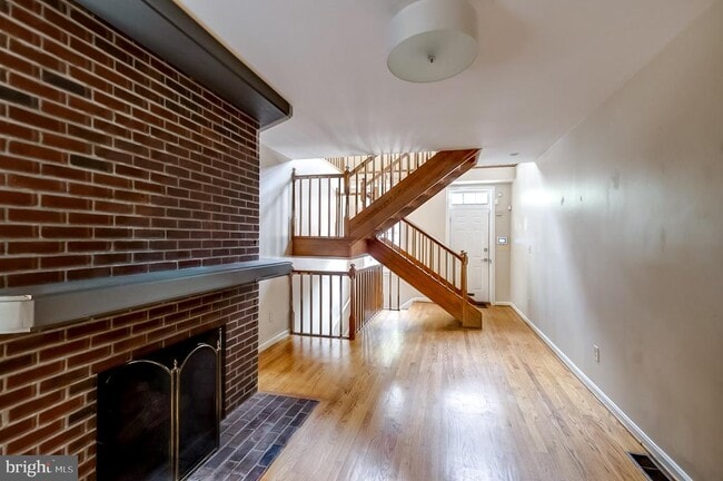 Photo - 13 E Henrietta St