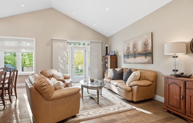 Photo - Modern Riverside Living in a Spacious Bung... Unit 50