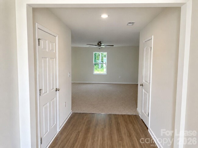 Photo - 529 Hawley St