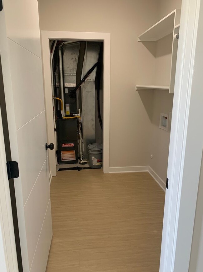 Building Photo - 5406-08 BRESSLER Dr Unit 5406 N BRESSLER DR