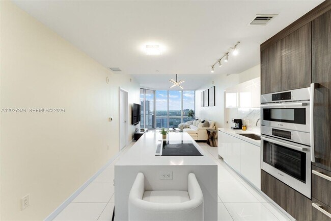 Photo - 851 NE 1st Ave Unidad 2308