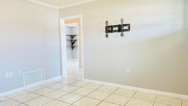 Photo - 215 Rockefeller Dr