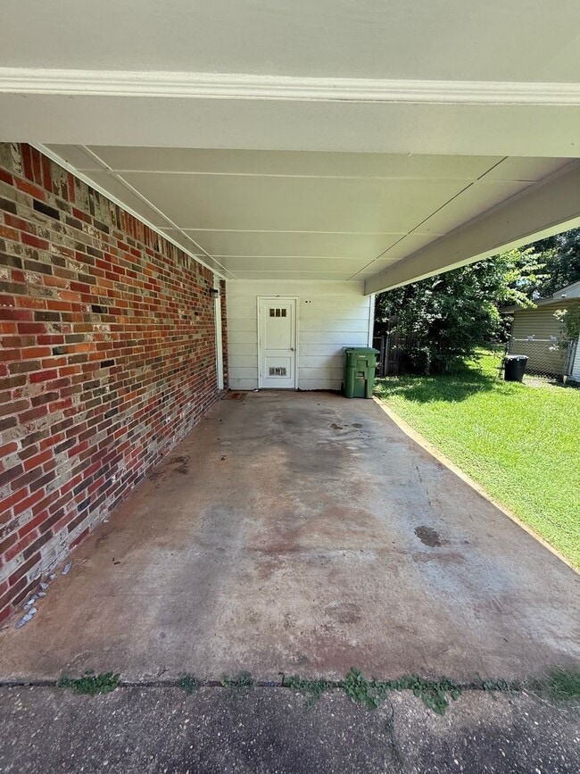 Photo - ** 3 Bed 2 Bath located off Eastern Blvd ** call (334) 366-9198 for a self showing