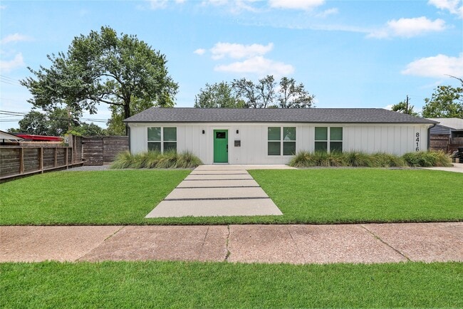 Photo - 8416 Montridge Dr House