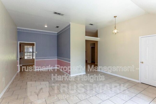 Photo - 800 Silver Creek Dr