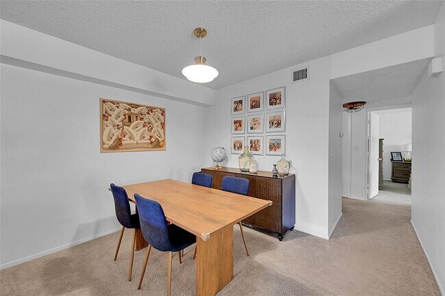 Photo - 117 Gardens Dr Unit 204