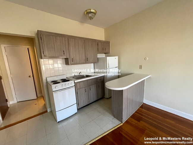 Photo - 1337 Commonwealth Ave