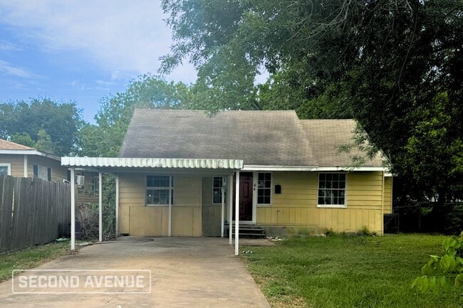 Building Photo - 44 16th Ave N Rental
