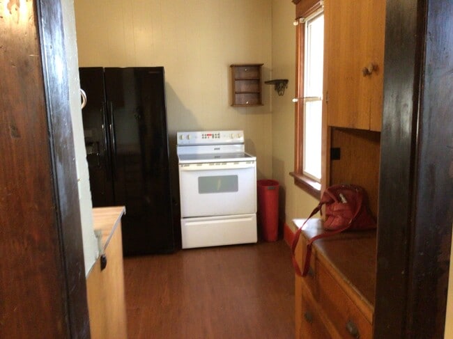 Photo - 505 E May St