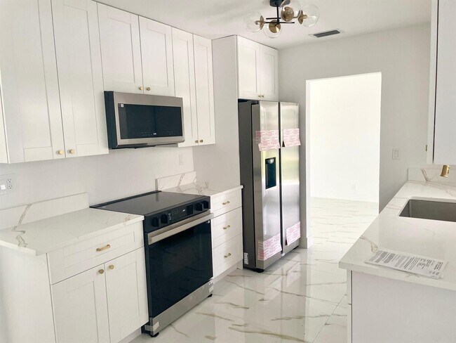 Photo - 6606 NW 95th Ave