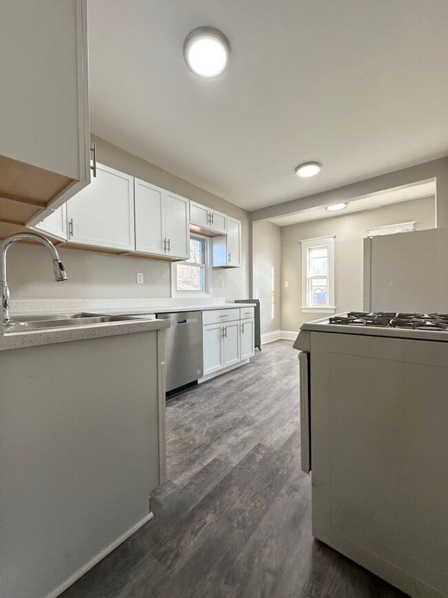 Photo - Gorgeous 4 Bedroom Home in Saint Paul!