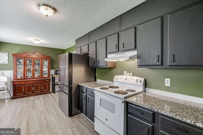 Photo - 2193 Kings Forest Dr SE