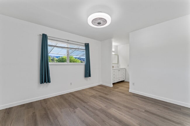 Photo - "Experience Luxurious Living: Spacious 4-B...