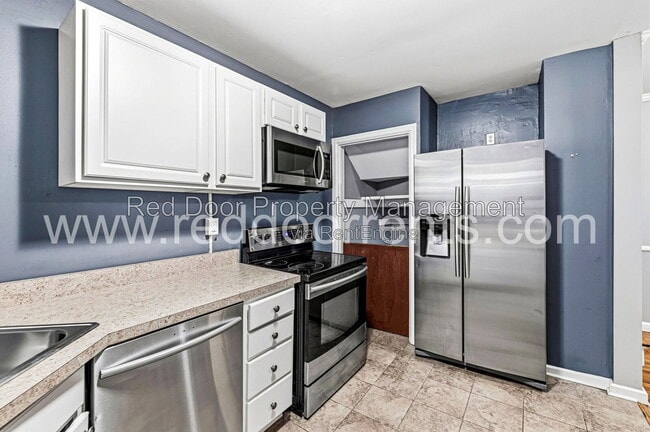 Photo - 129 E 49th St