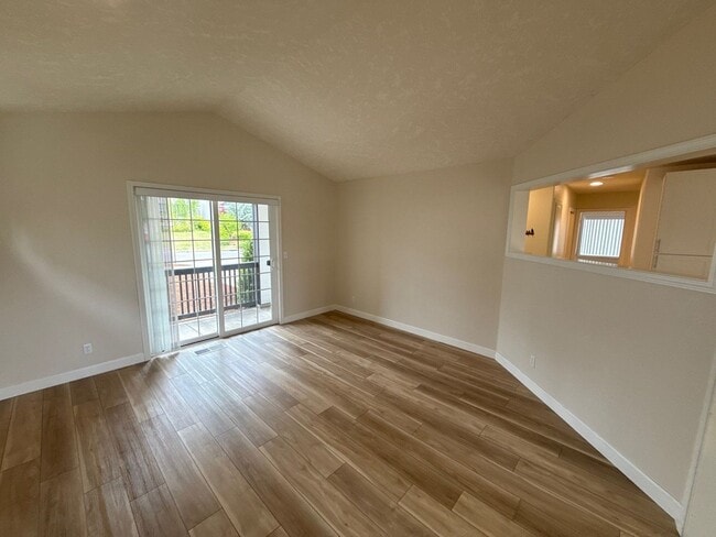 Photo - 5512 Murray St SE