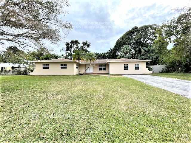 Building Photo - 8800 SW 182nd Terrace Rental