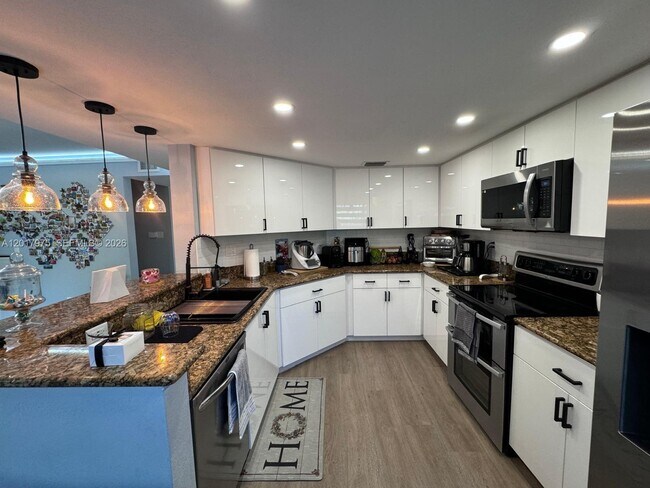 Photo - 8851 NW 110 Pl