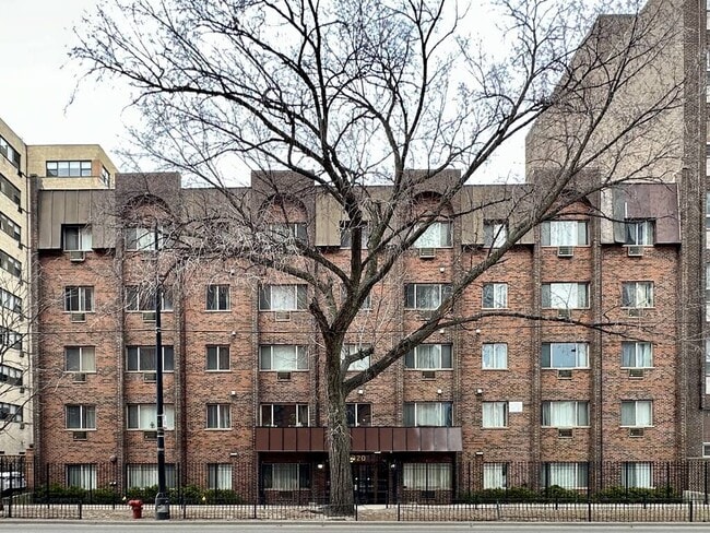 Photo - 5820 N Sheridan Rd Condo Unit 412