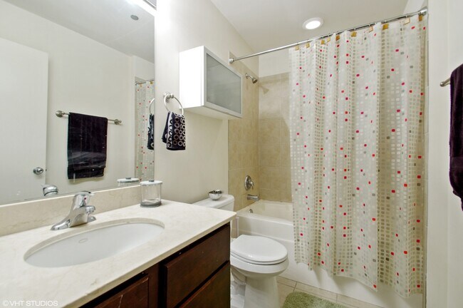 Photo - 1122 W Catalpa Ave Unidad 414