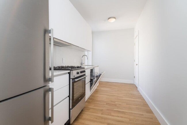 Building Photo - 268 Chestnut Ave Rental