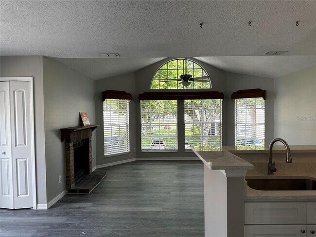 Photo - 652 Roaring Dr Unidad 234