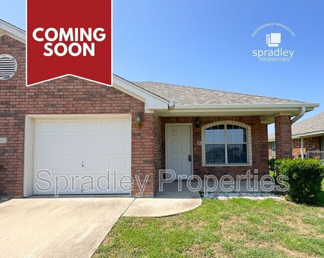 Building Photo - 5608 Luxor Dr