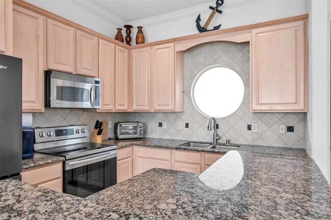 Photo - 168 Lake Point Blvd