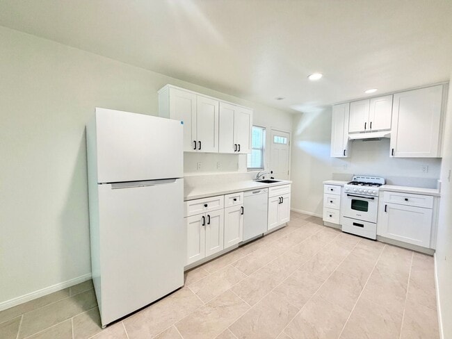 Photo - AVAILABLE NOW!! Studio Apartment in Palm Springs! Unit 10
