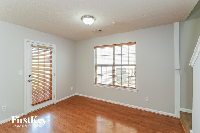 Photo - 813 Winsap Dr