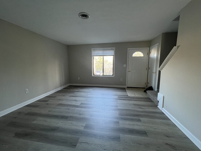 Photo - 500 Winchester Ave Unit B2