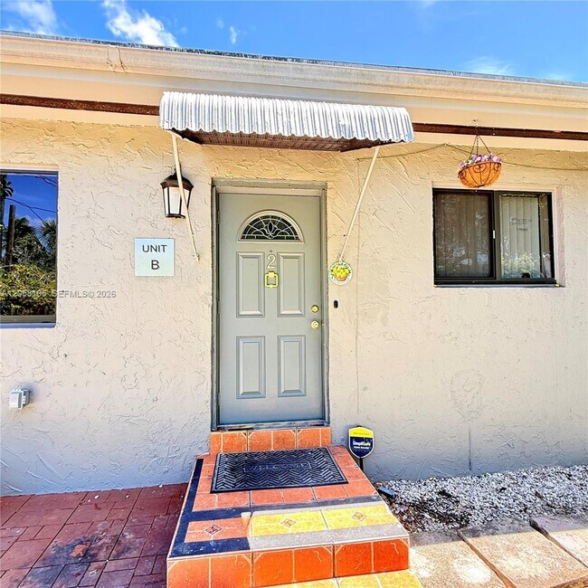 737 NE 127th St Unidad B