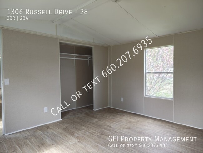 Photo - 1306 Russell Dr