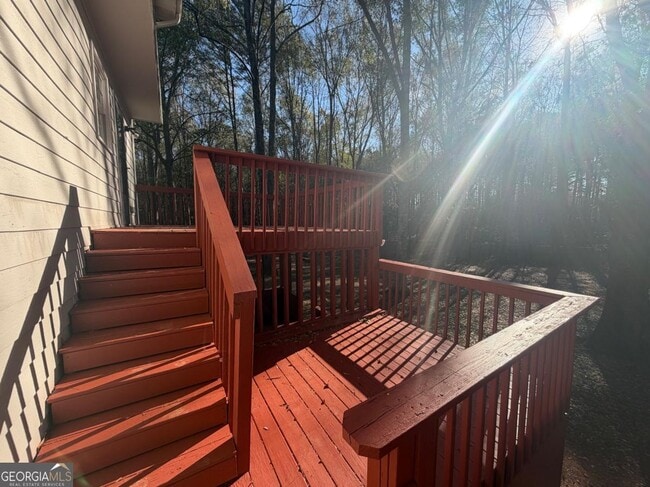 Photo - 212 Regal Way W