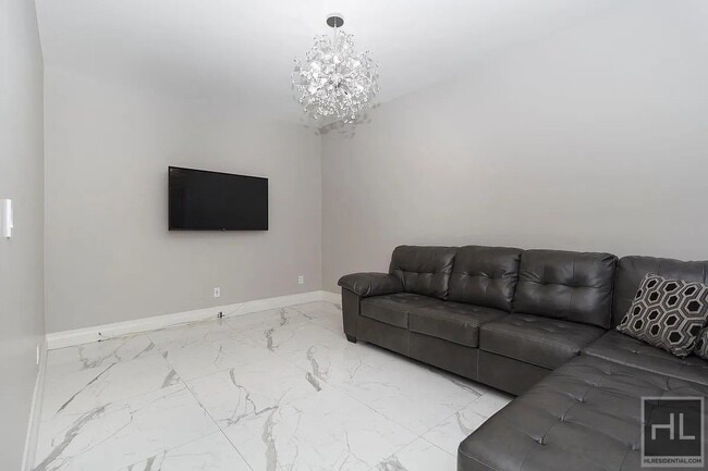 Photo - 4711-4713 13th Ave Unidad 2