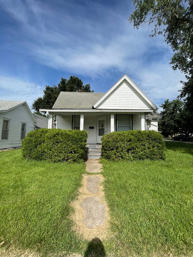 Photo - 727 Congress St
