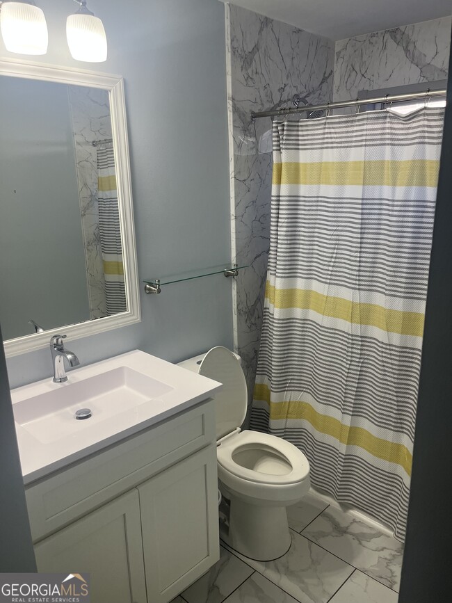 Photo - 2894 Randall St