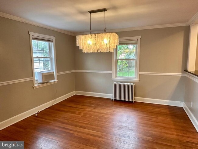 Photo - 110 W 14th St