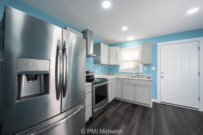 Photo - 2945 N Denny St