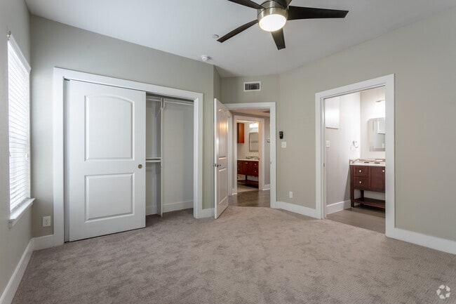 2BR,2BA - 961SF - Bedroom